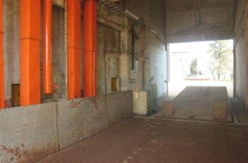 Tolva de recepcioon y plataforma volcadora de camiones